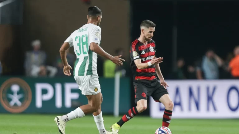 Flamengo vence com atuação de destaque de Jorginho e inicia Mundial com tranquilidade, já de olho no futuro sem Gerson.
