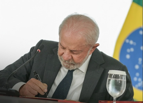 Governo sanciona lei sobre guarda compartilhada de pets em separações